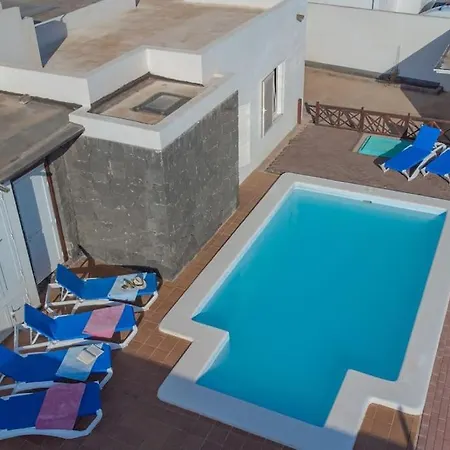 Casa Ostoja - Heated Pool & Spacious Semesterbostad