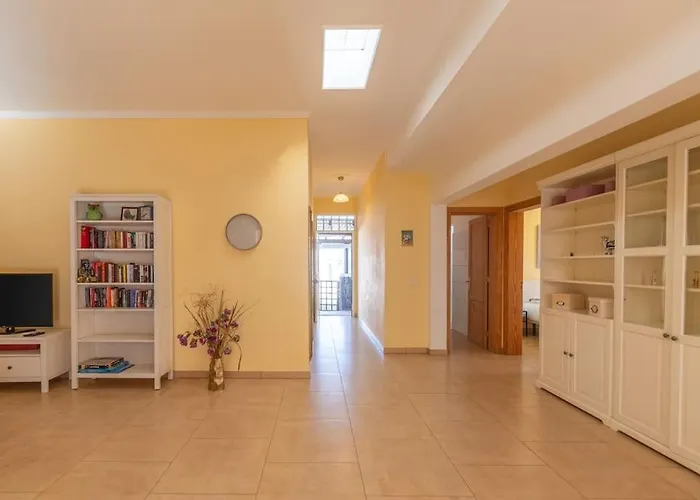 Casa Ostoja - Heated Pool & Spacious *