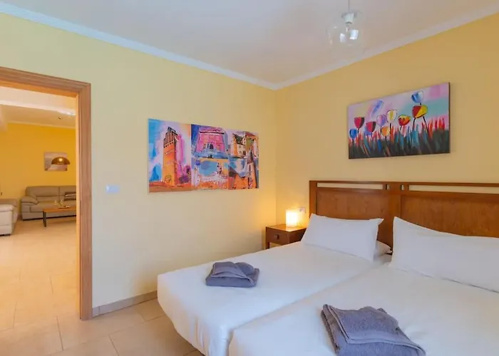 Semesterbostad Casa Ostoja - Heated Pool & Spacious *