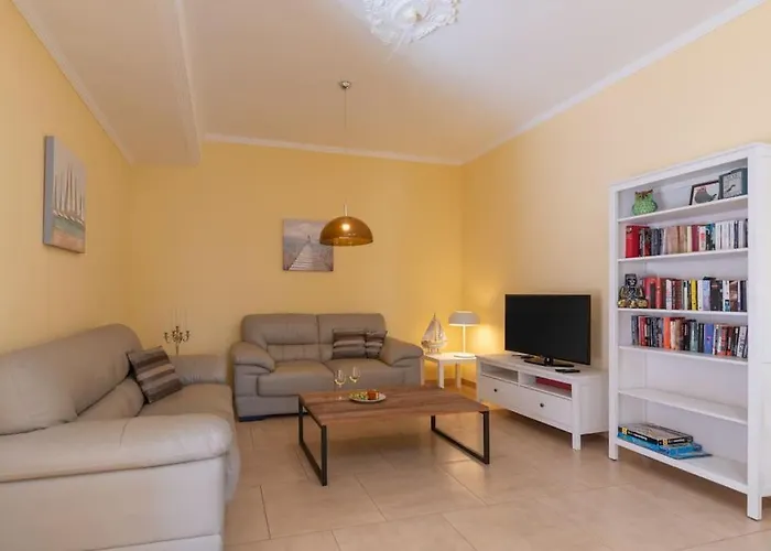 Casa Ostoja - Heated Pool & Spacious Semesterbostad *