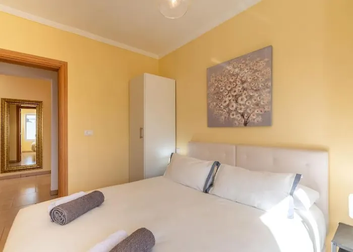 Feriehus Casa Ostoja - Heated Pool & Spacious *