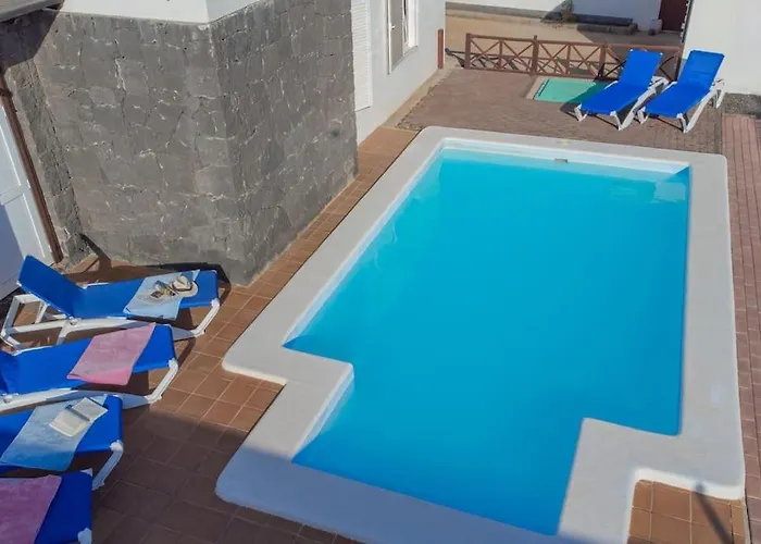 Feriehus Casa Ostoja - Heated Pool & Spacious Playa Blanca (Lanzarote)